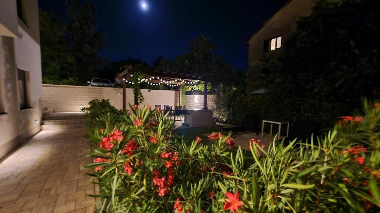 Vila Primorka Apartmani Oleander Silo  Luaran gambar