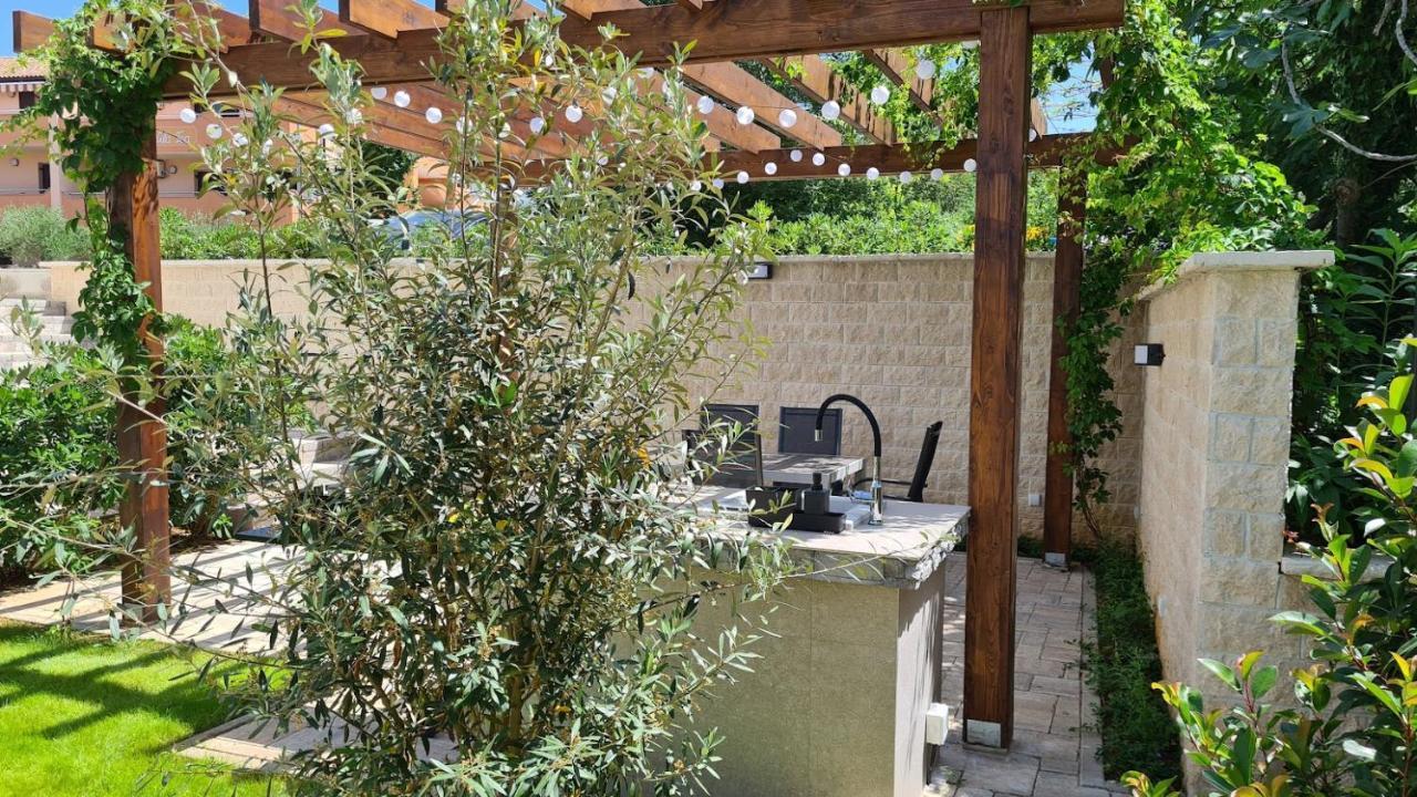 Vila Primorka Apartmani Oleander Silo  Luaran gambar